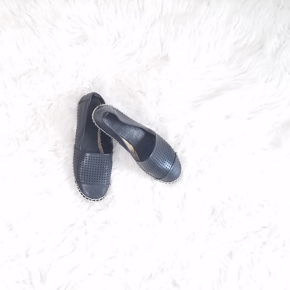 VINCE CAMUTO BLACK LEATHER ESPEDRILLES